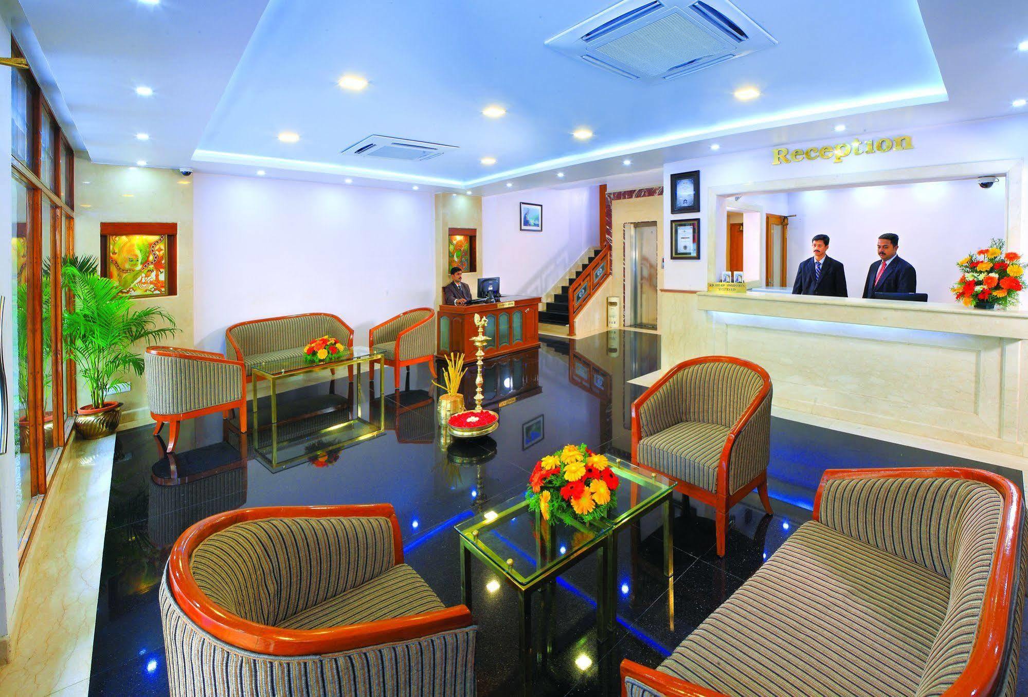 Hotel Excellency Kochi Eksteriør billede