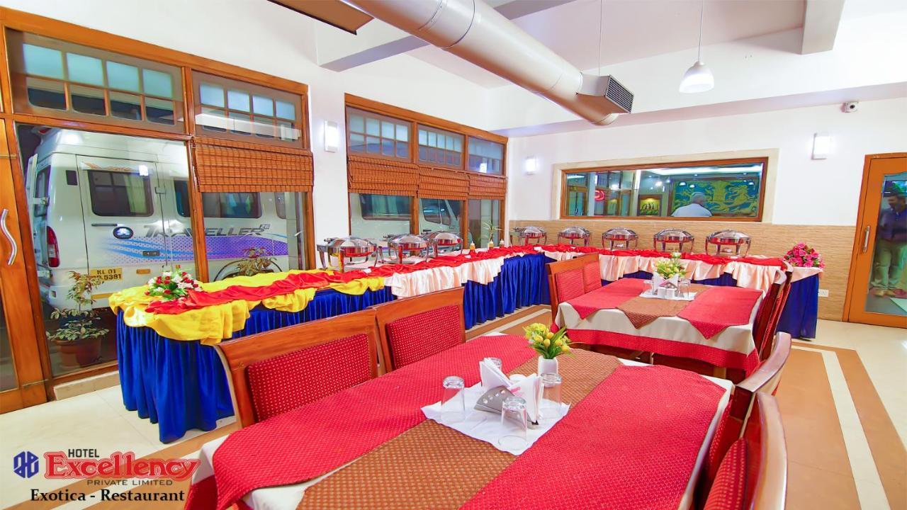 Hotel Excellency Kochi Eksteriør billede