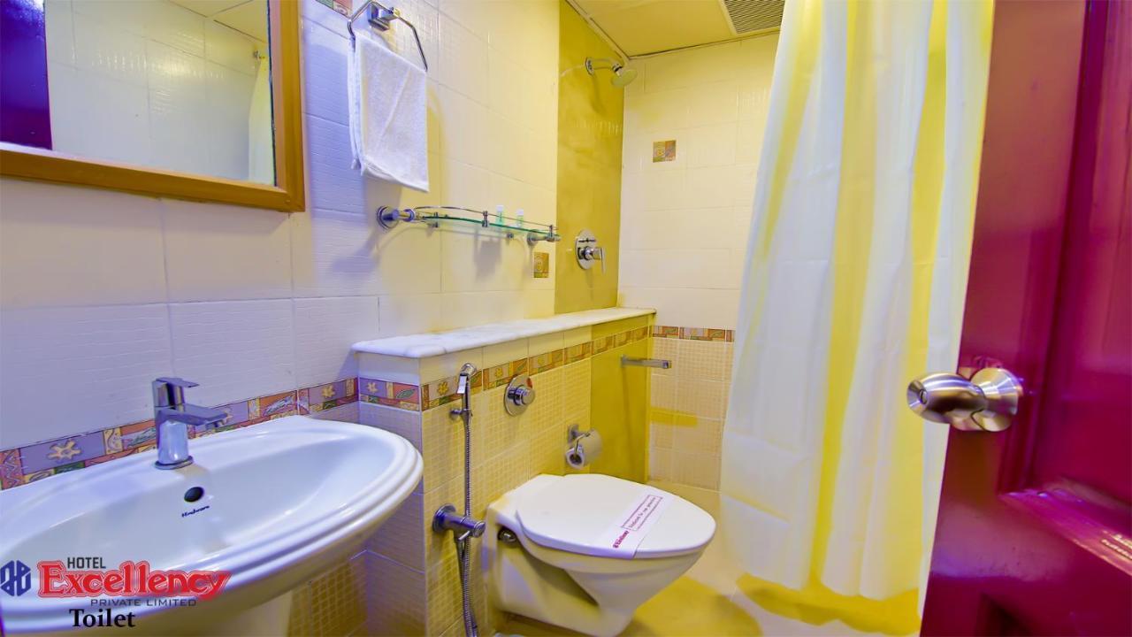 Hotel Excellency Kochi Eksteriør billede