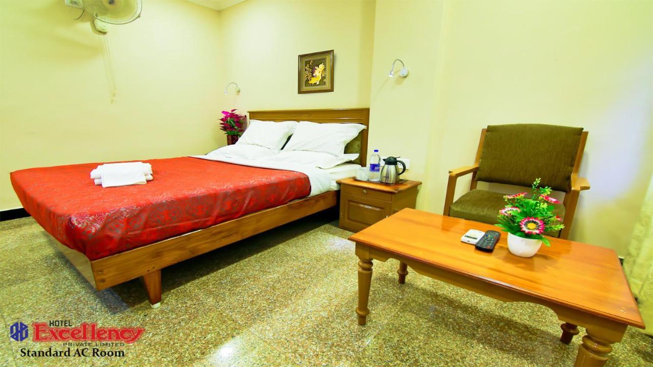 Hotel Excellency Kochi Eksteriør billede