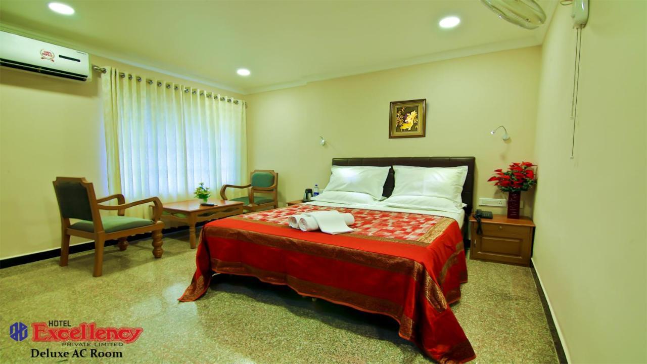 Hotel Excellency Kochi Eksteriør billede
